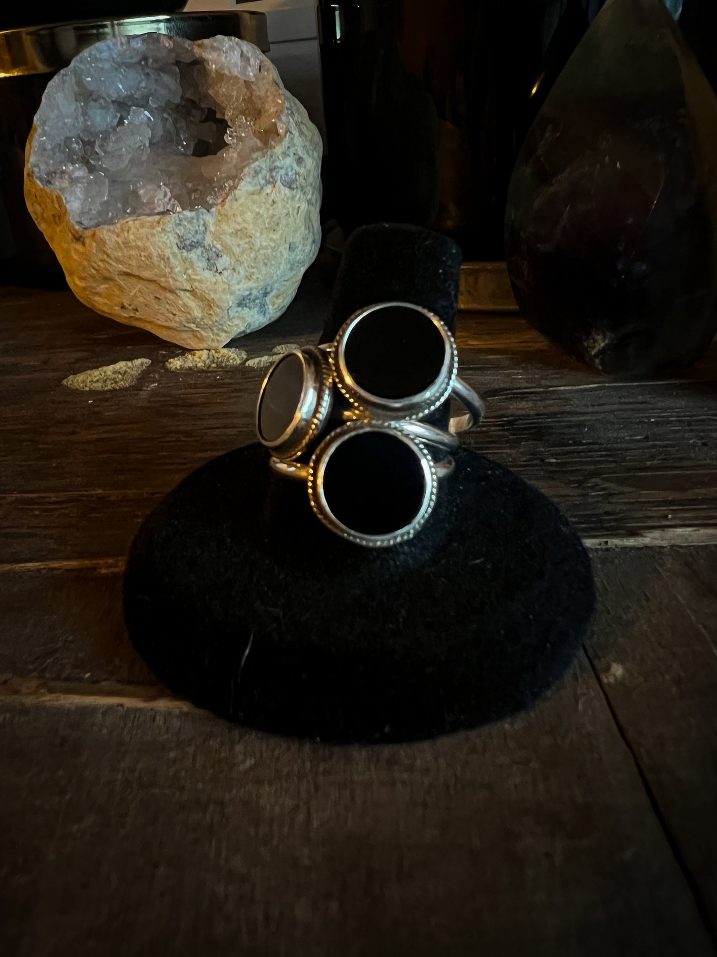 Round black onyx ring
